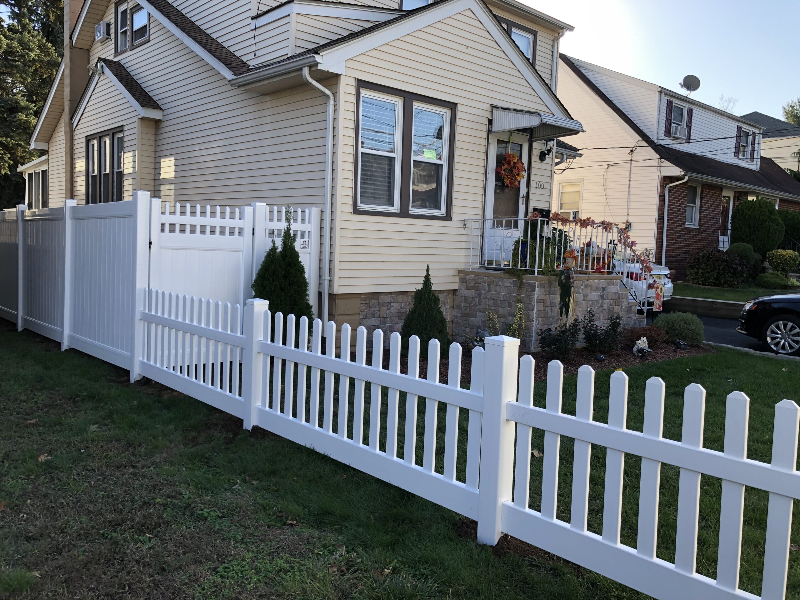 Florida Straight Top Picket Fence | Direct Fence